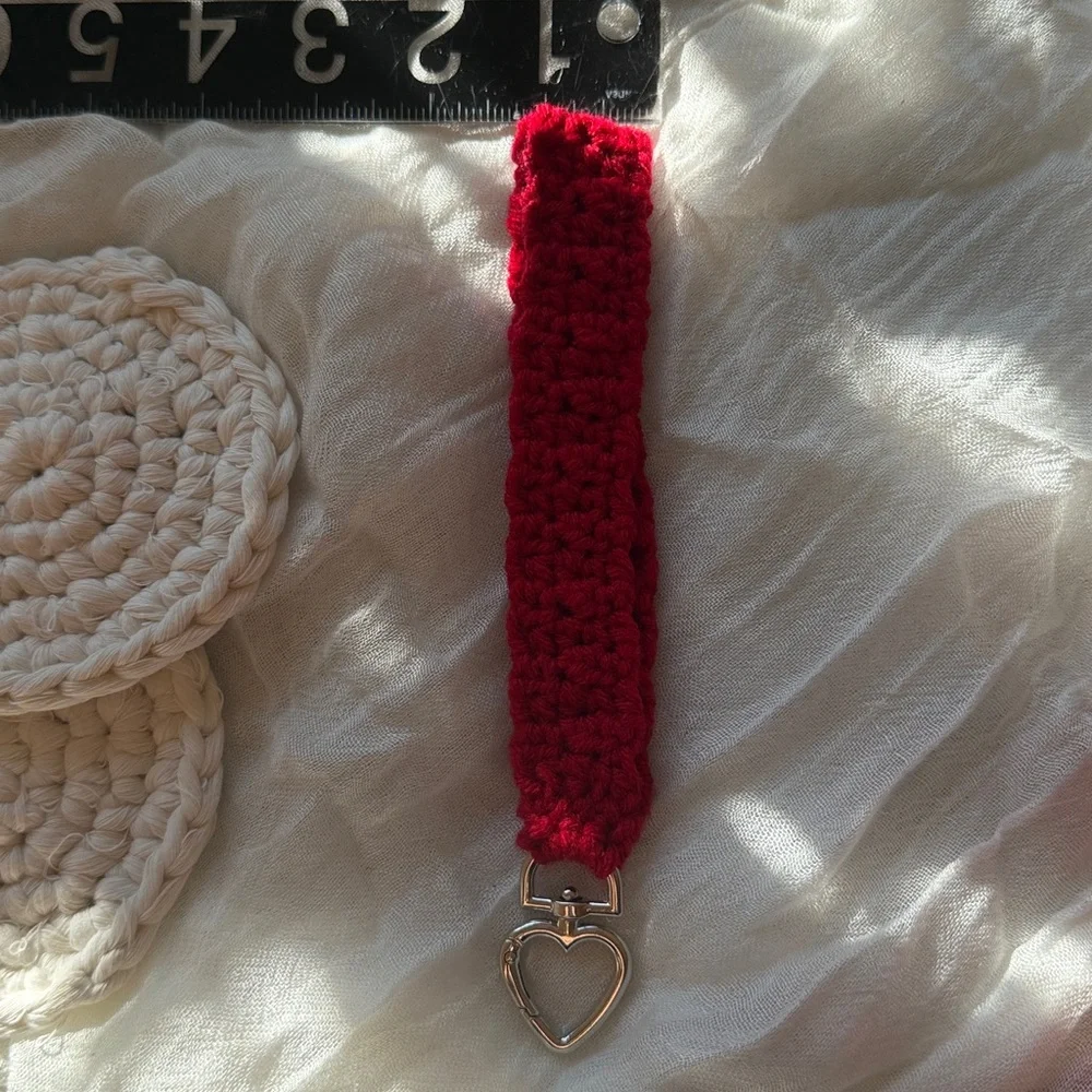 Crochet Wrislet Keychain with heart shape clasp